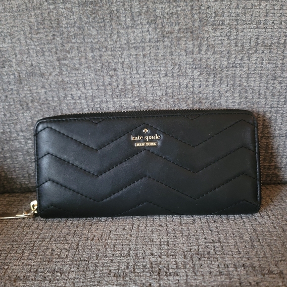Kate Spade New York Reese Park Lindsey Wallet in Black - Picture 13 of 16